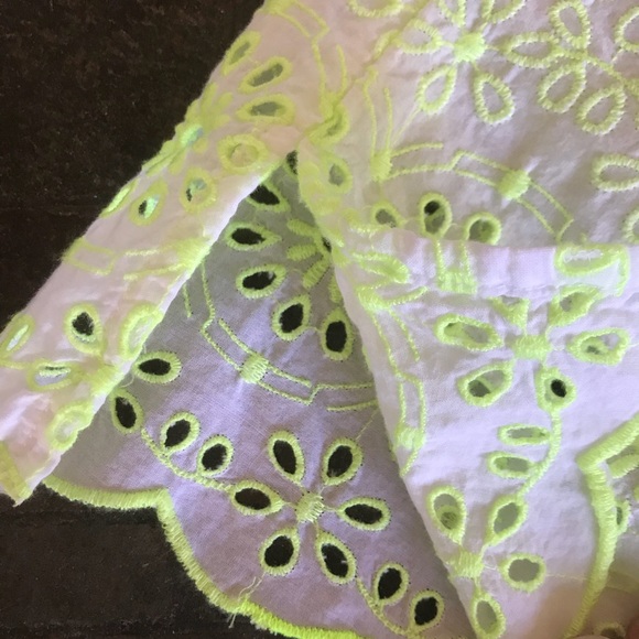 👑CROWN & IVY-Off Shoulder or On - Picture 3 of 8